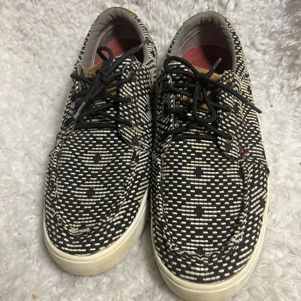 Twisted Black and Cream Geometric Patterned men’s Sneakers SZ11M